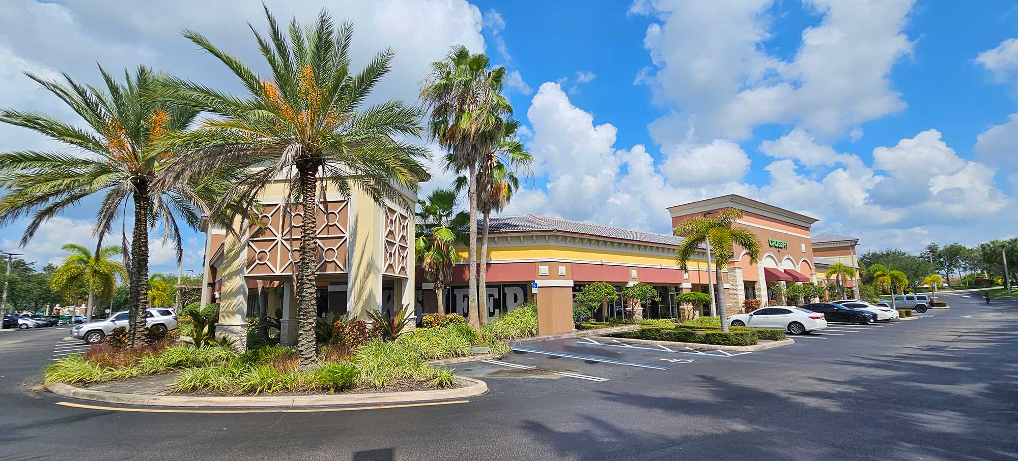 Quantum Village FL - commercial shopping center